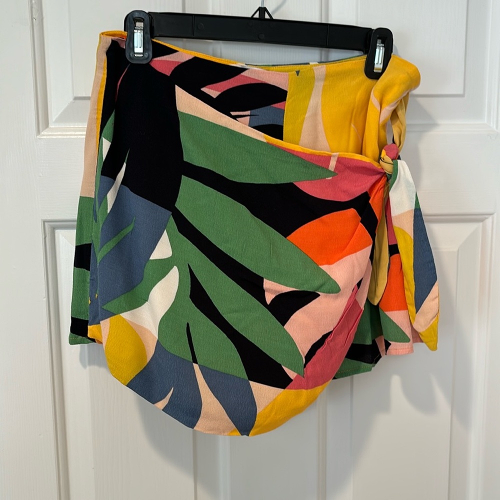Women’s tropical skort by Olivaceous size L